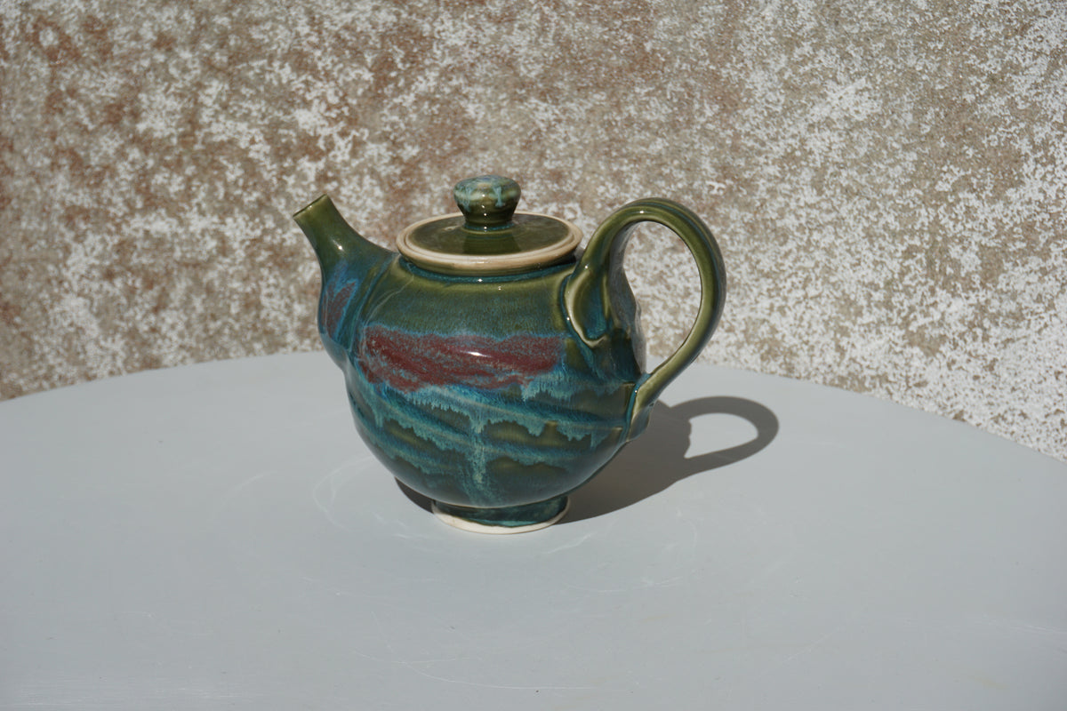 Small Japanese-style Teapot