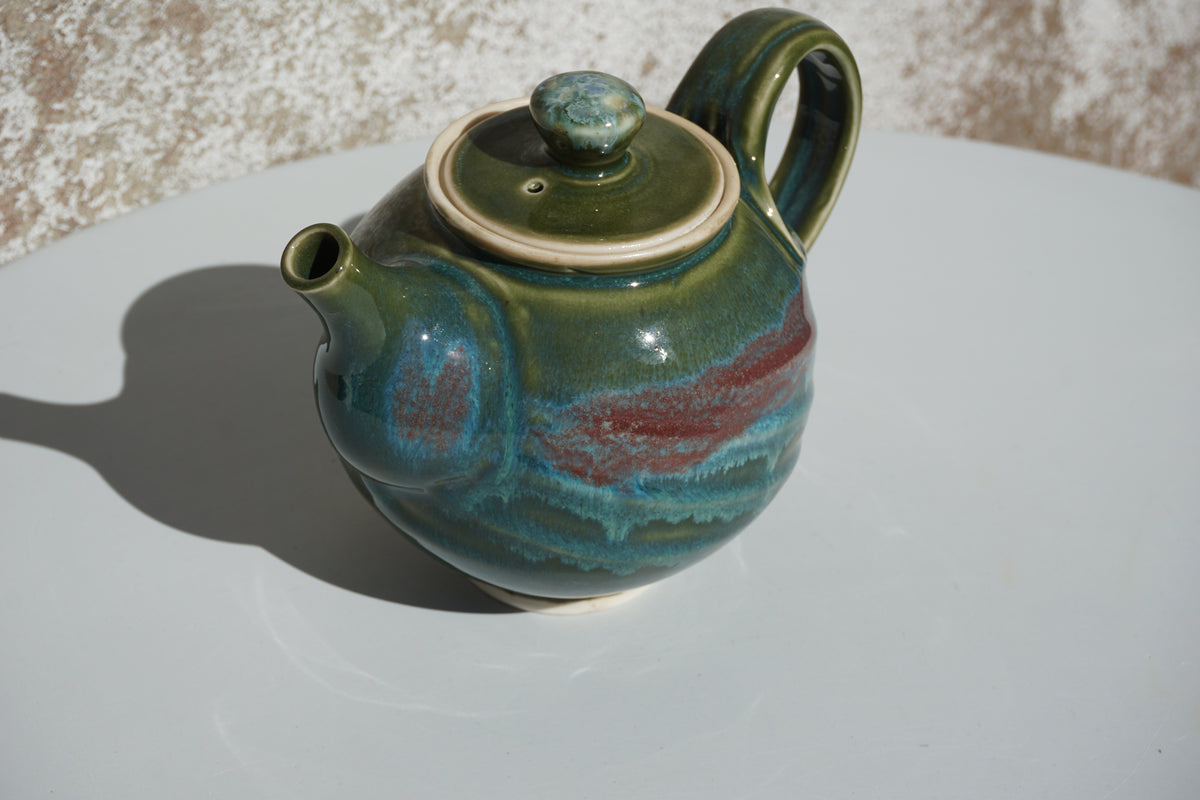 Small Japanese-style Teapot