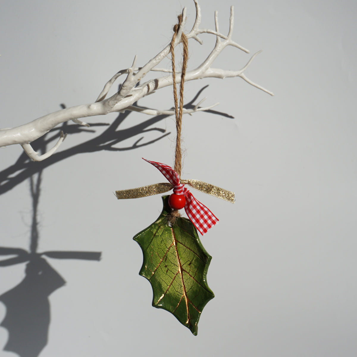 Ceramic Xmas Hanger - Holly Leaf
