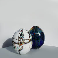 Pebble - Closed Vase (Medium)
