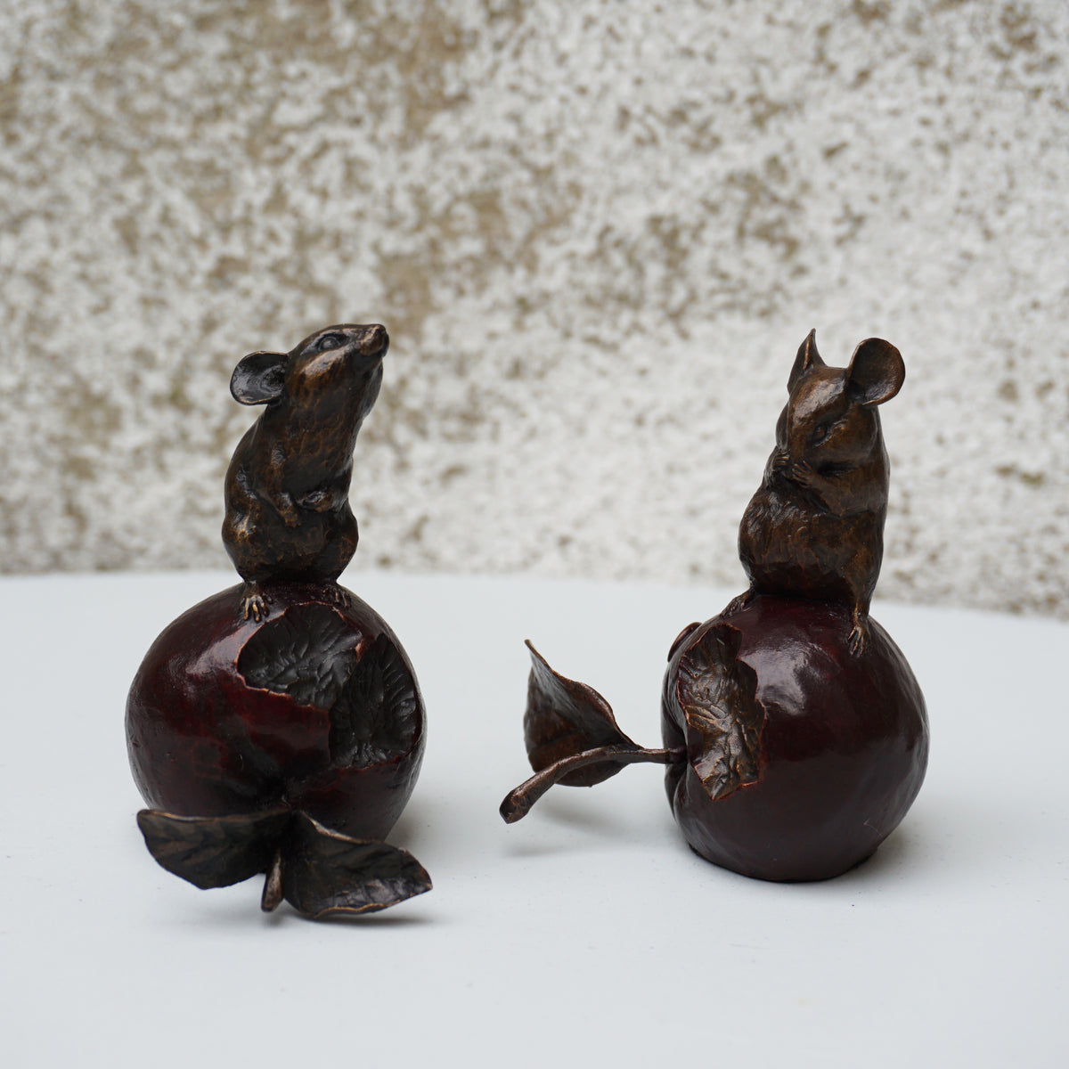 Mouse on Apple #1