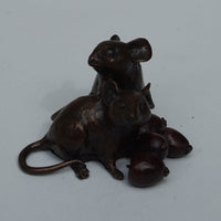Mice with Rosehips