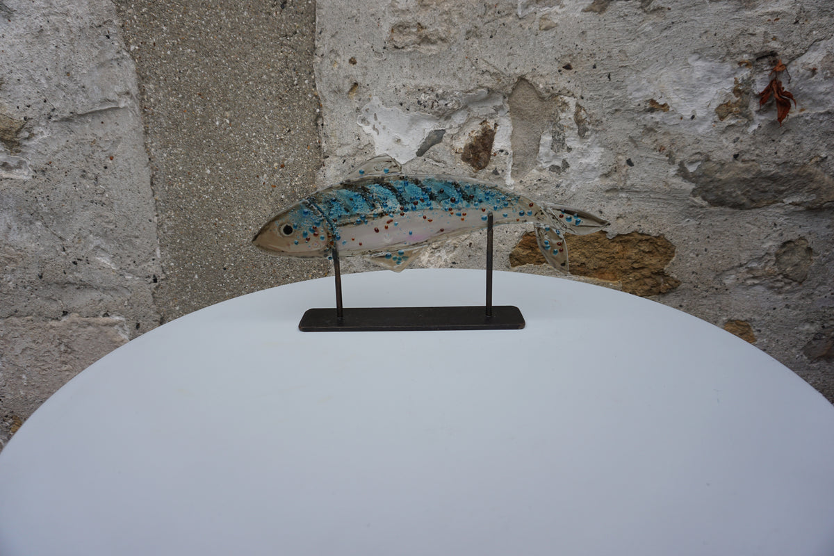 Fish on Stand (Blue/Black)