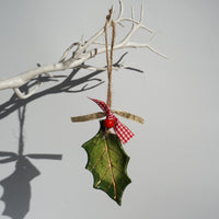 Ceramic Xmas Hanger - Holly Leaf