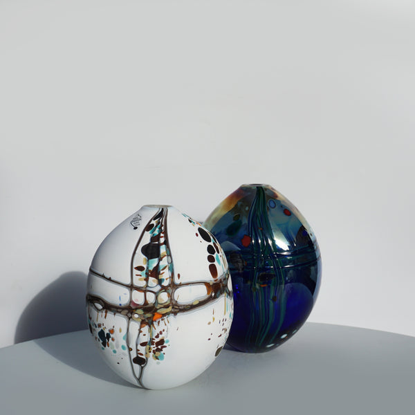 Pebble - Closed Vase (Medium)
