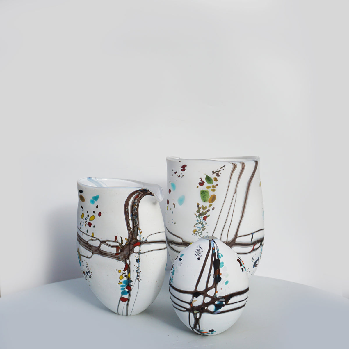 Pebble - Clutch Jug (Medium)