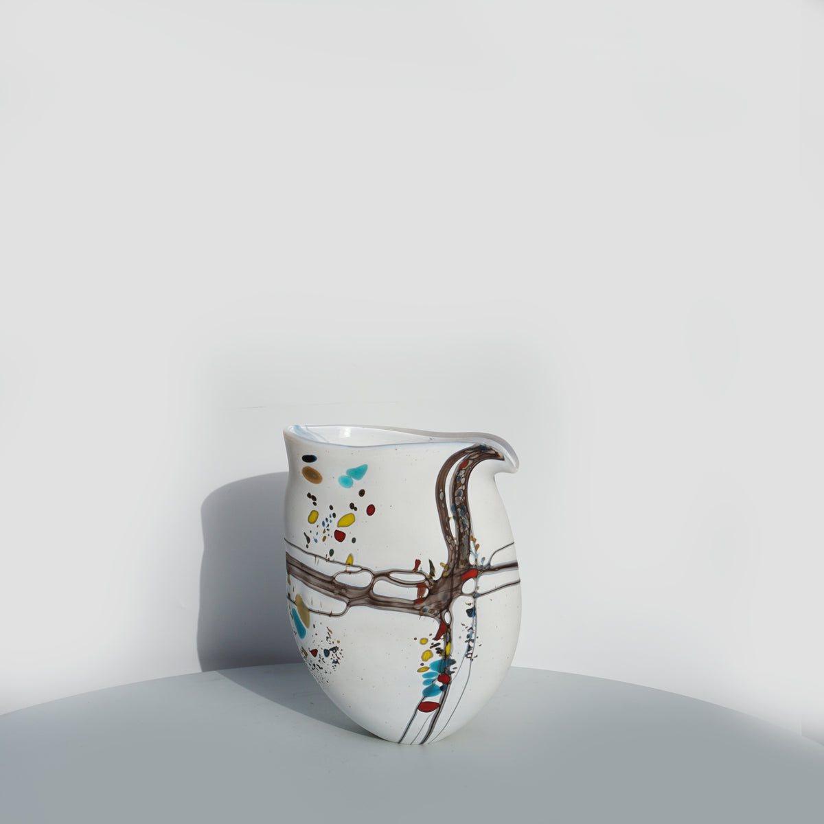 Pebble - Clutch Jug (Medium)
